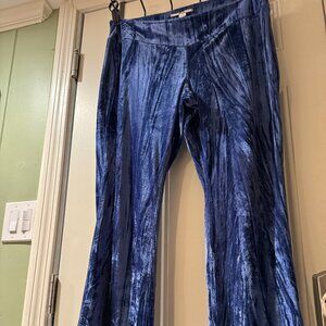 Kimchi Blue Urban Outfitters Blue Velvet Flare